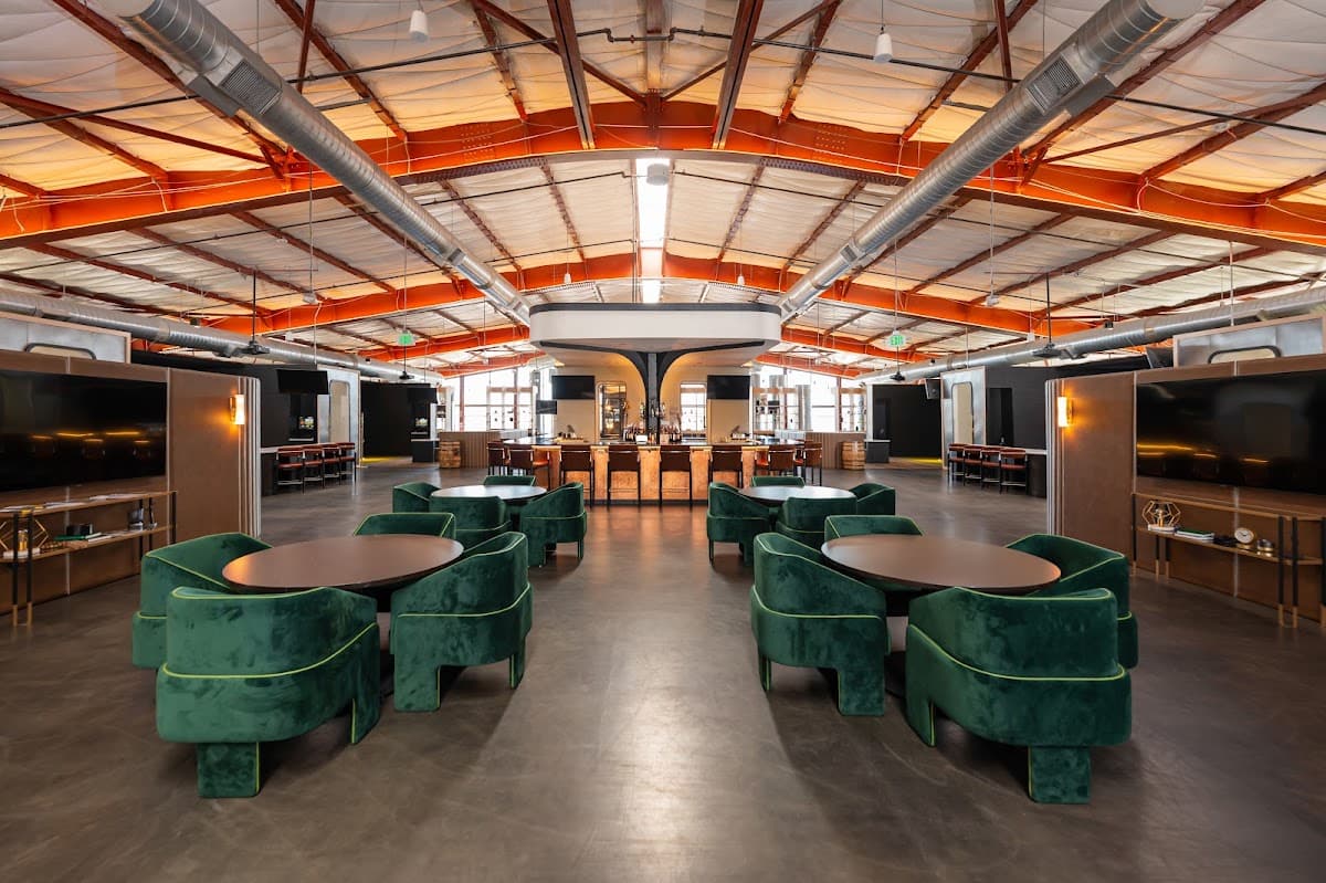 The Hangar Club